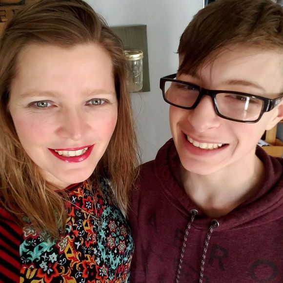 Meet your Posher, Stephanie - Picture 1 of 1